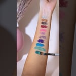 J.Cat Rockin' The Night! Sparkling Powder | Swatches