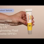 Garnier Skin Active Vitamin C Daily UV Brightening Fluid Invisible SPF50+ |  Текстура