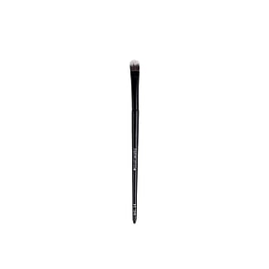 Brushworks Flat Eye Brush No. 18