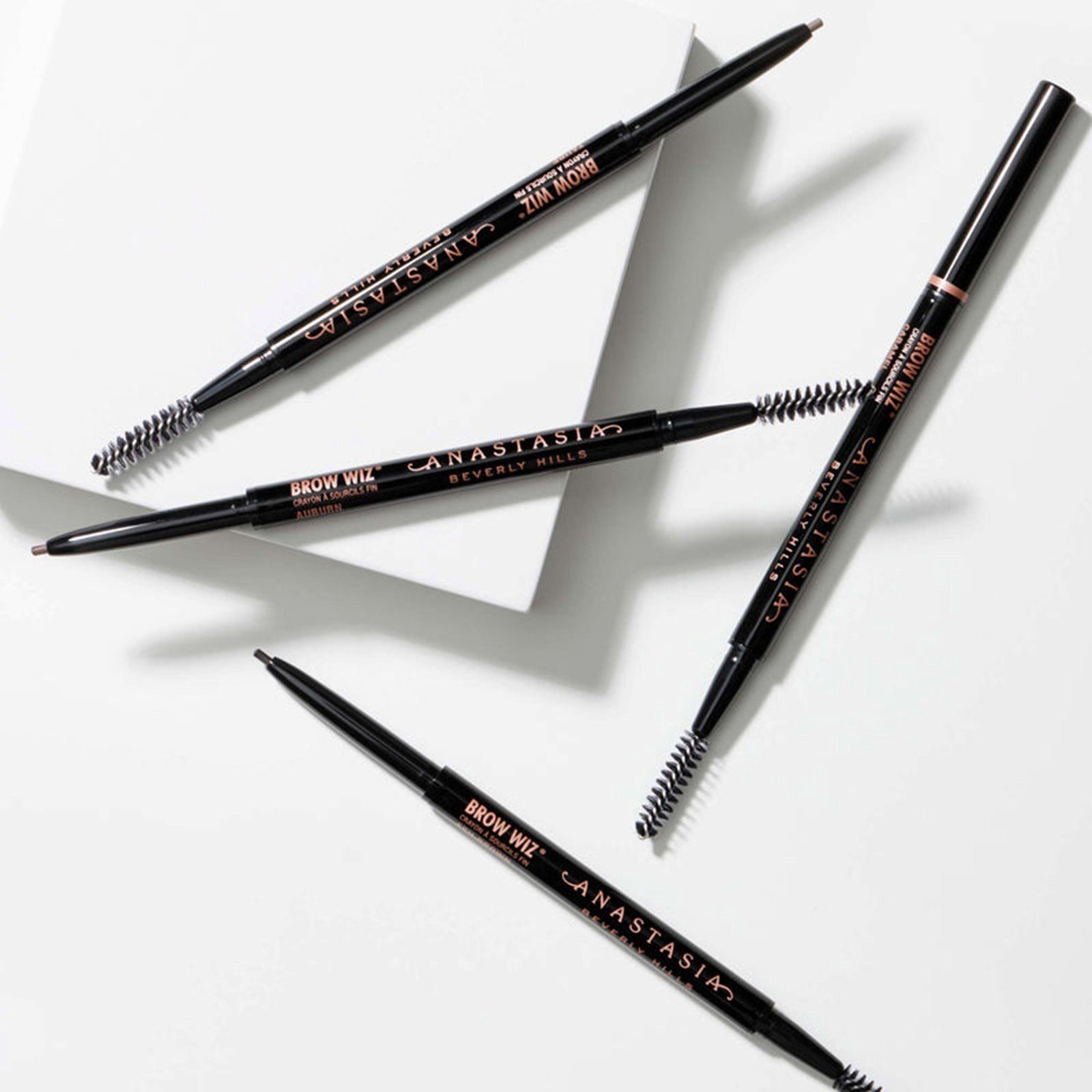 Anastasia Beverly Hills Brow Wiz قلم حواجب رفيع Ebony 0.04g