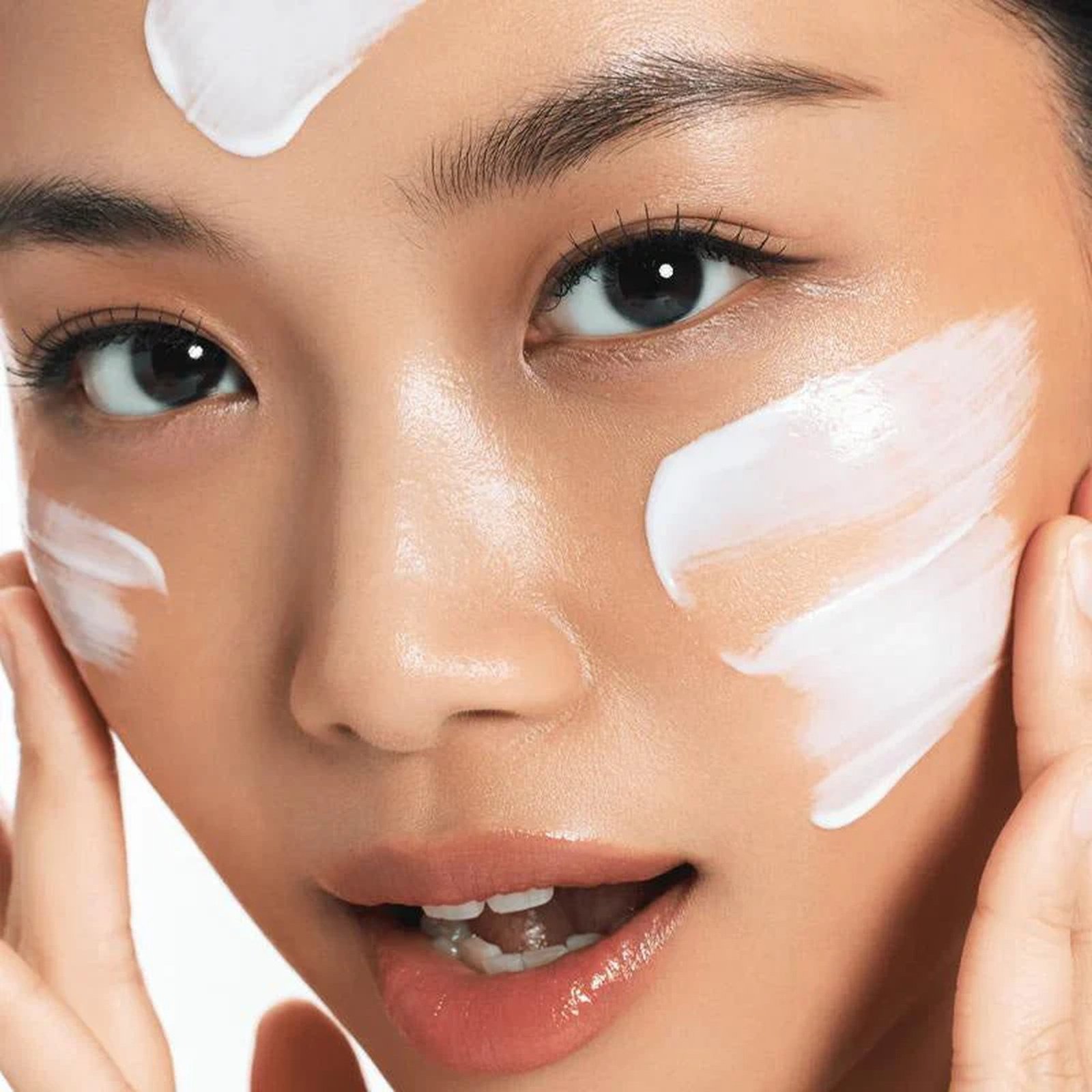 Anua Zero-Cast Moisturizing Finish Sunscreen SPF50+ 50ml