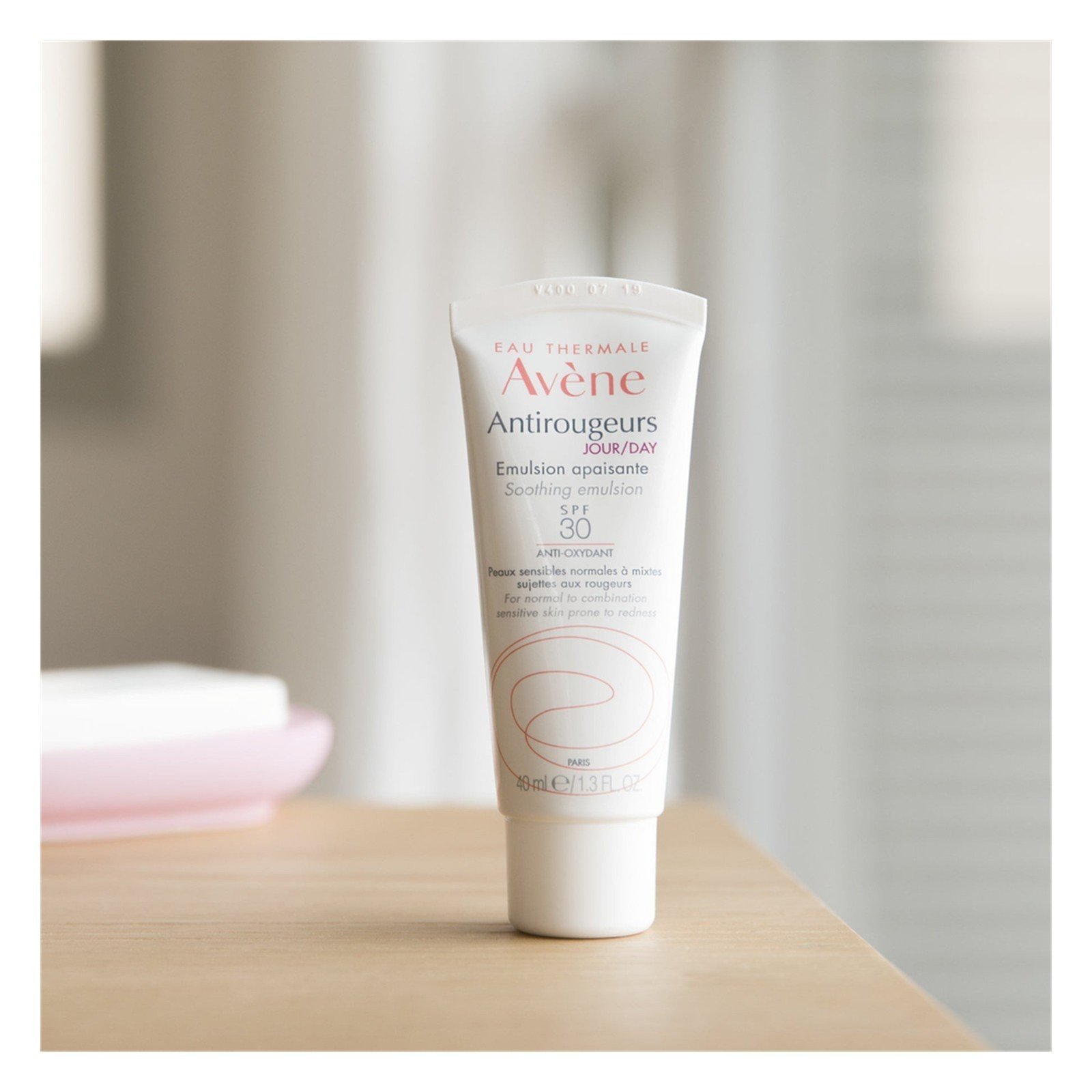 Avène Antirougeurs Day Anti-Oxydant Soothing Emulsion SPF30 40ml (1.35floz)