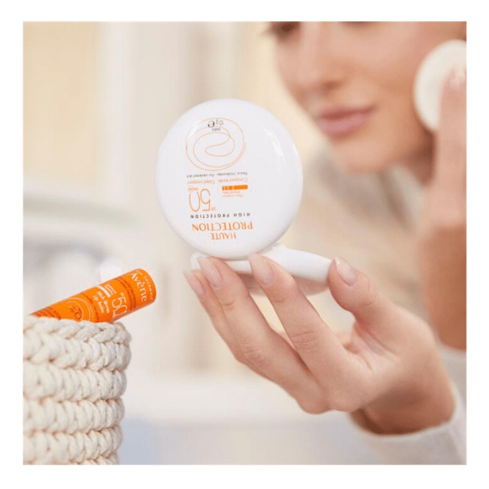 Avène Sun High Protection Tinted Compact Mineral Sunscreen Doré SPF50 10g