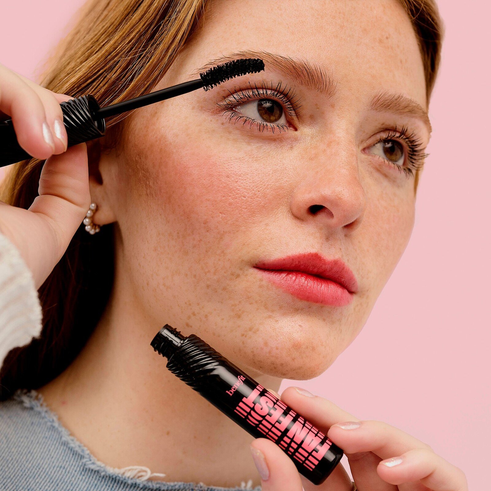 benefit Fan Fest Máscara de Cílios Volumizante Hyper Black 8.5g
