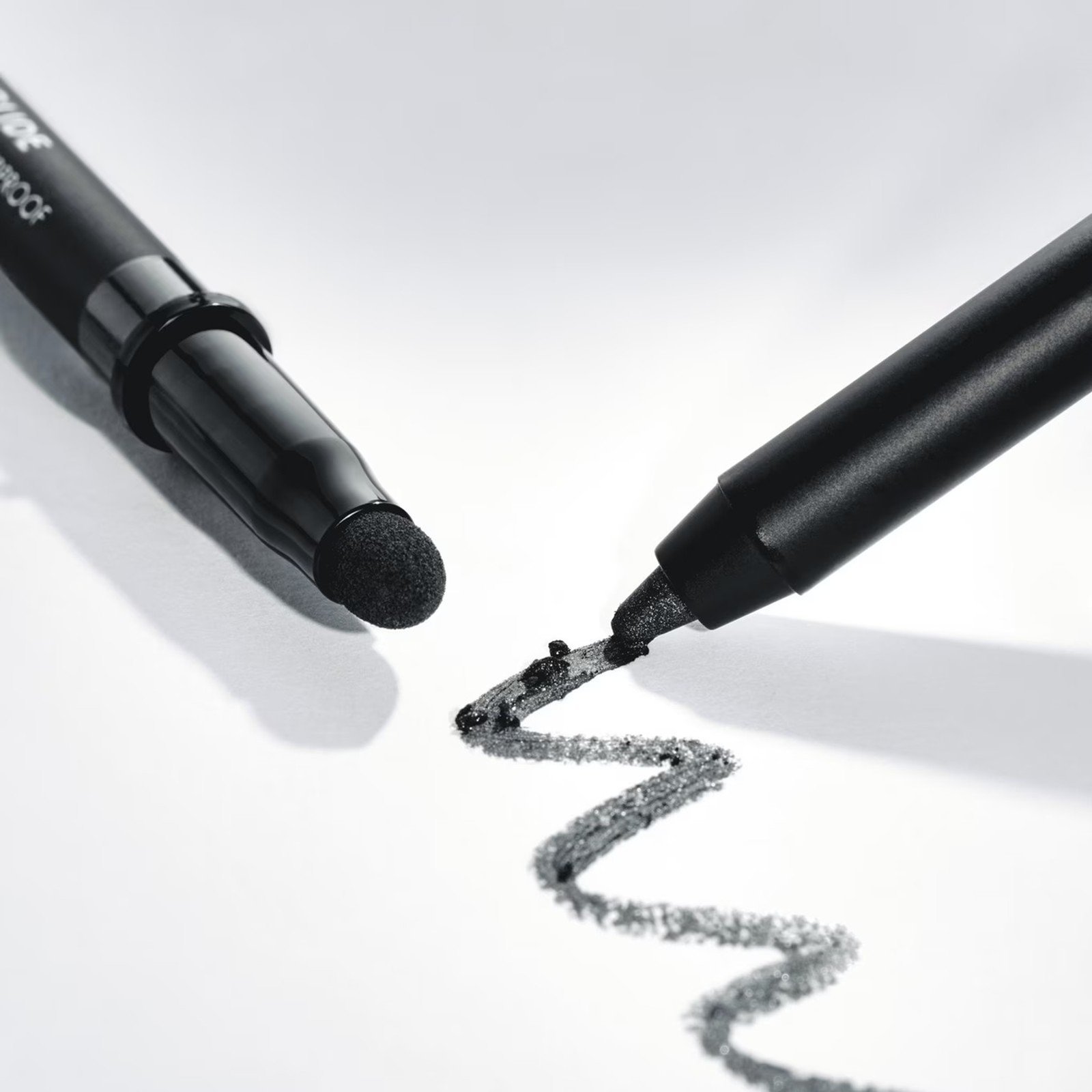 Catrice قلم عيون بتأثير الانزلاق الجوهري 010 Black Diamond 1.5g
