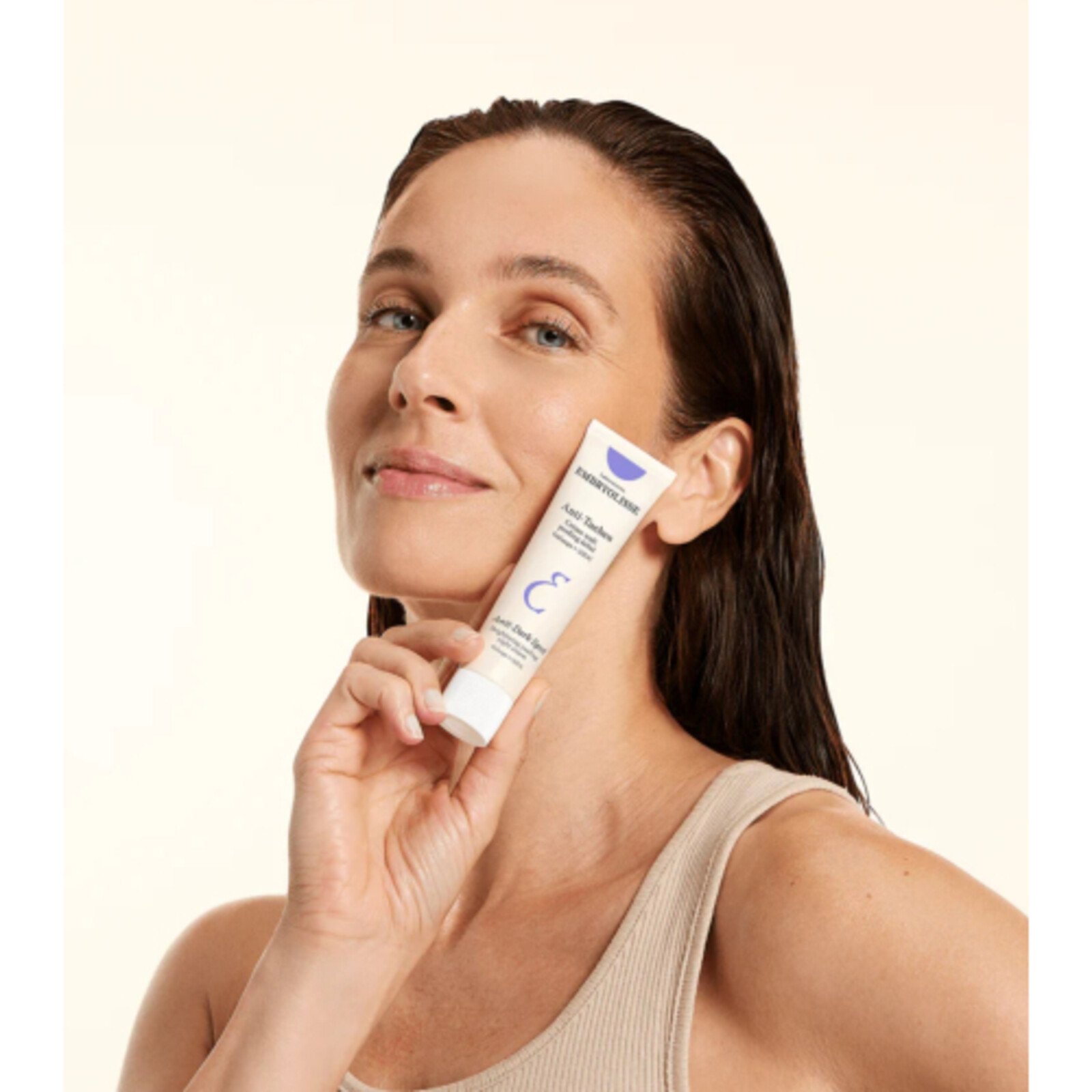 Embryolisse كريم ليلي مقشر مضاد للبقع الداكنة ومفتّح للبشرة 40ml