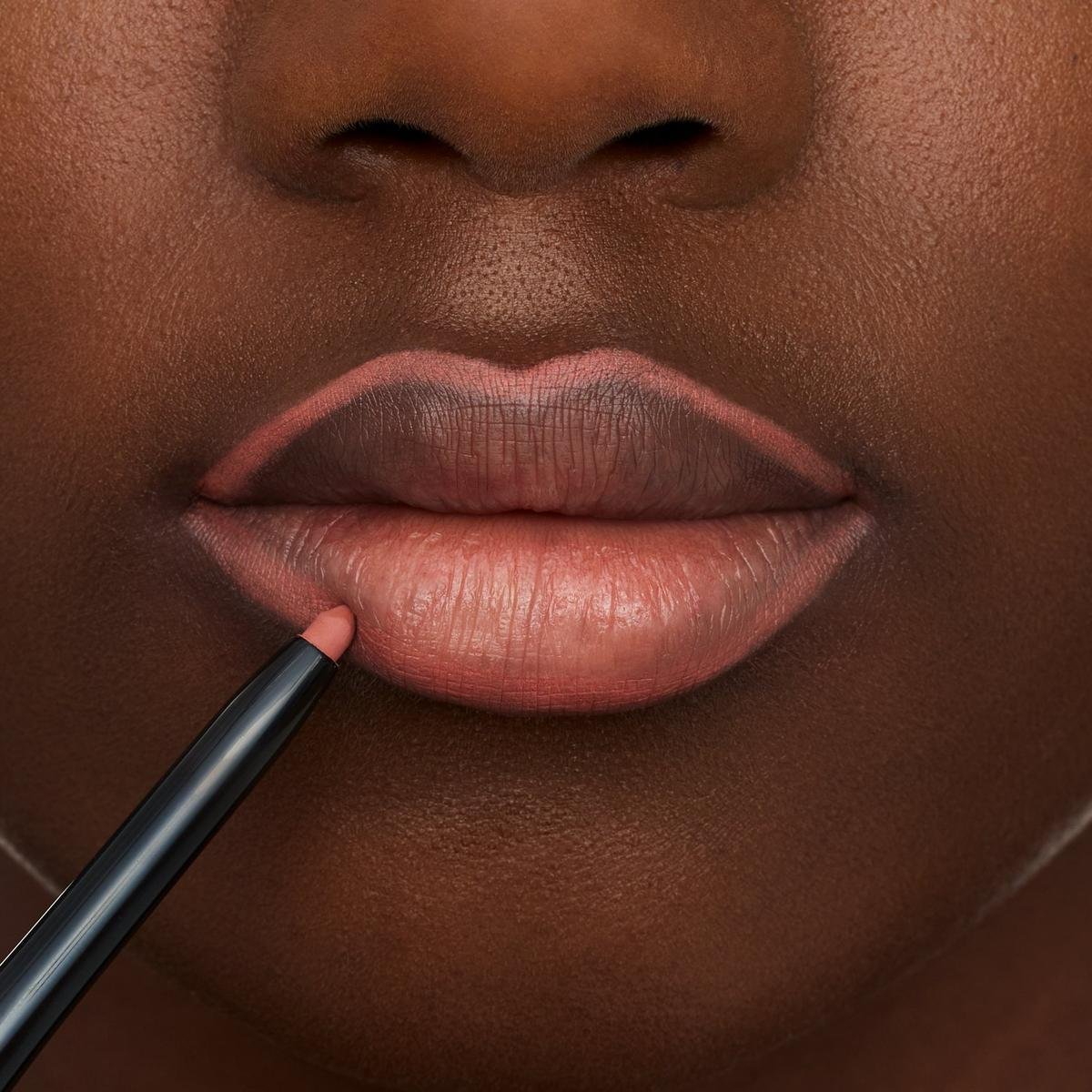 essence 8h Matte Comfort Lipliner 04 Rosy Nude 0.3g