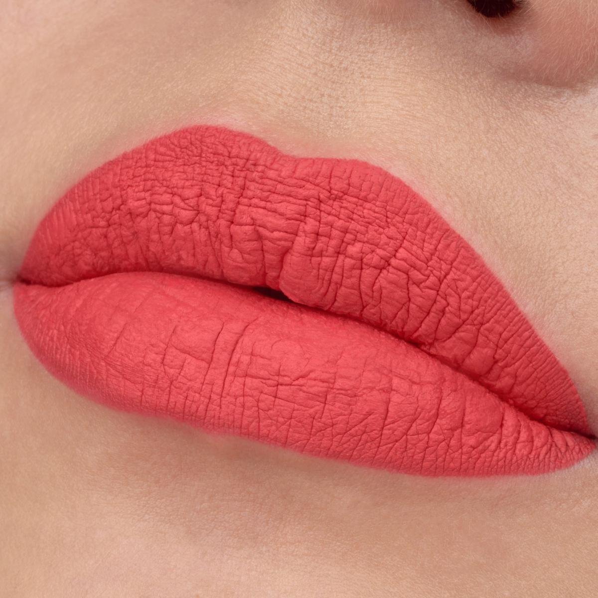 essence 8h Matte Liquid Lipstick 09 Fiery Red 2.5ml