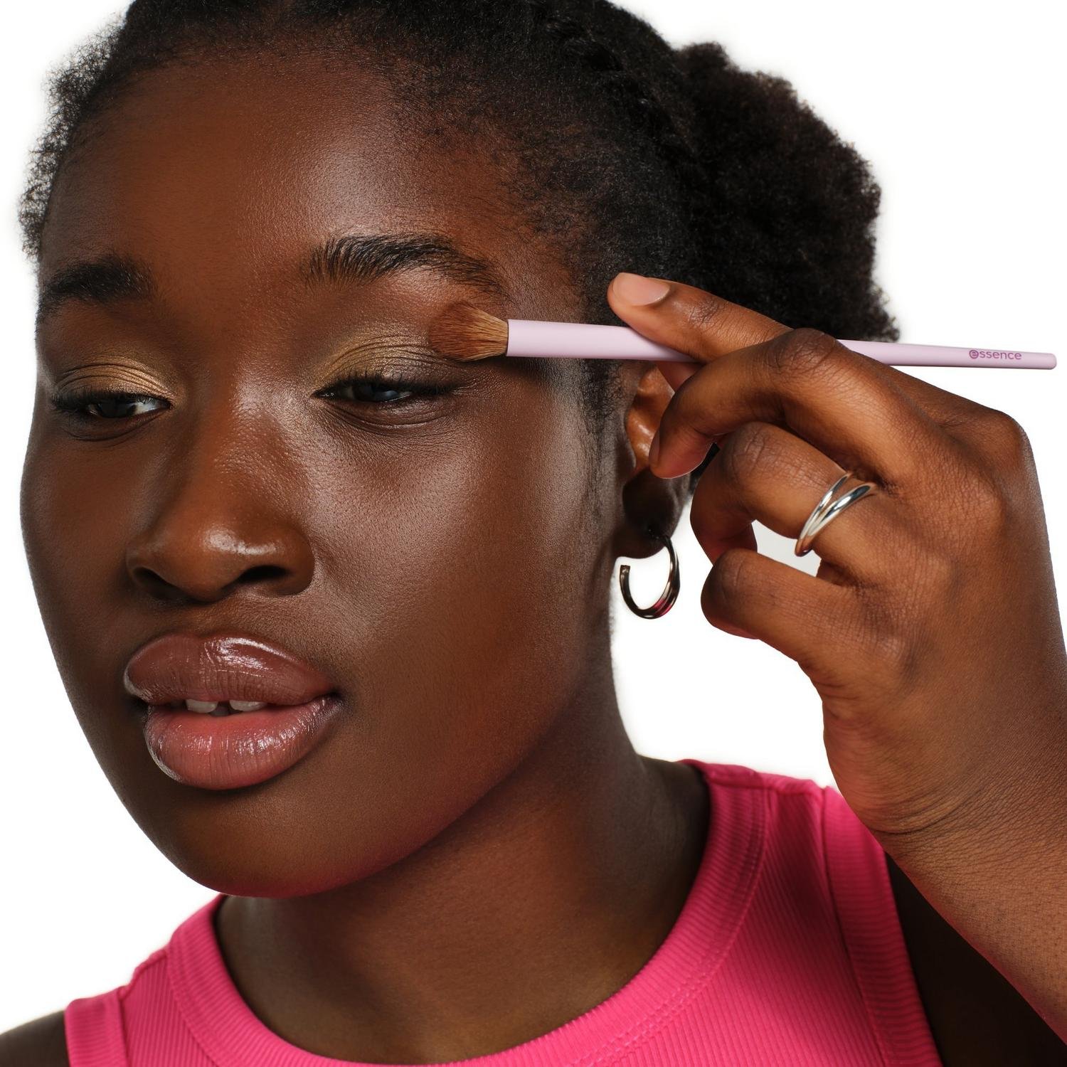 essence All in One Blending Brush 01 Blending Hero