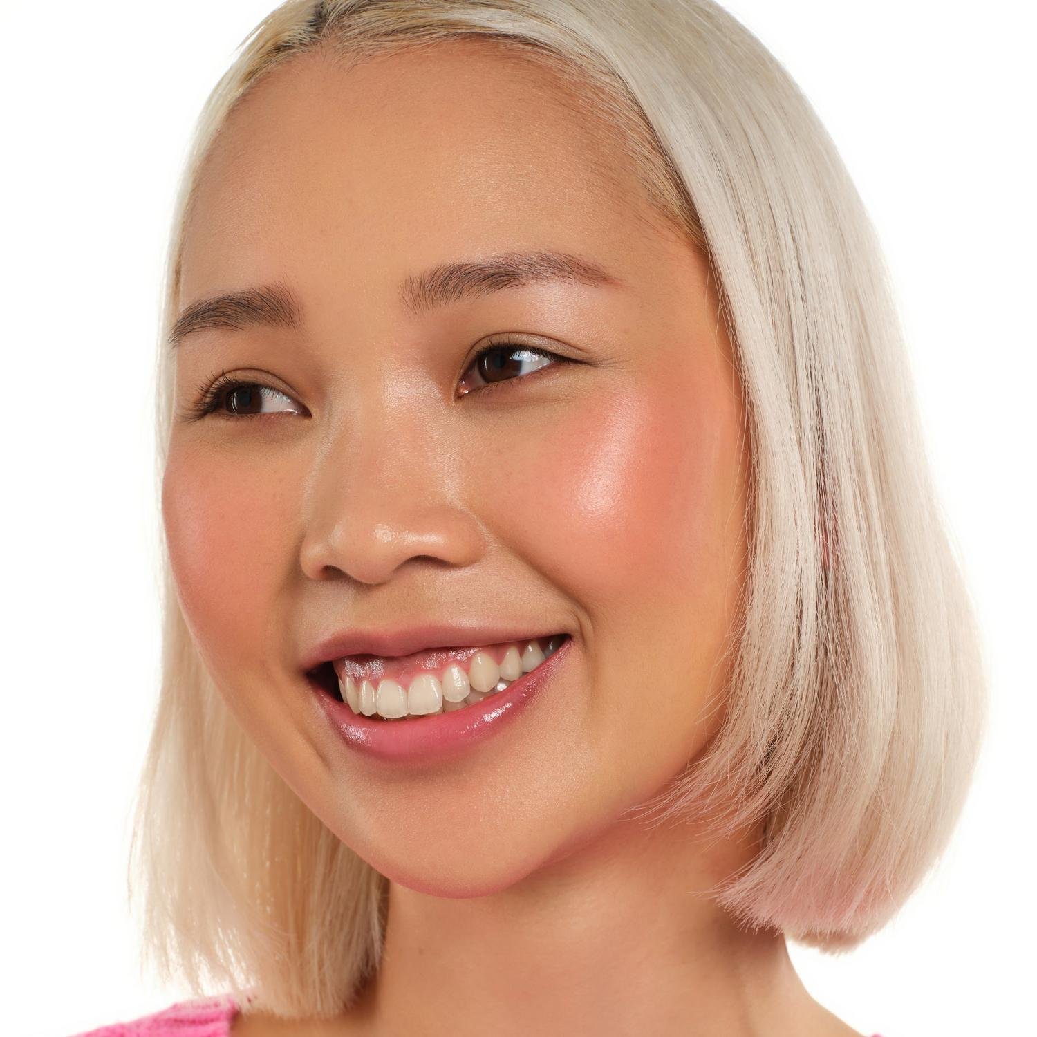 essence Baby Got Blush Liquid Blush 40 Coral Crush 10ml