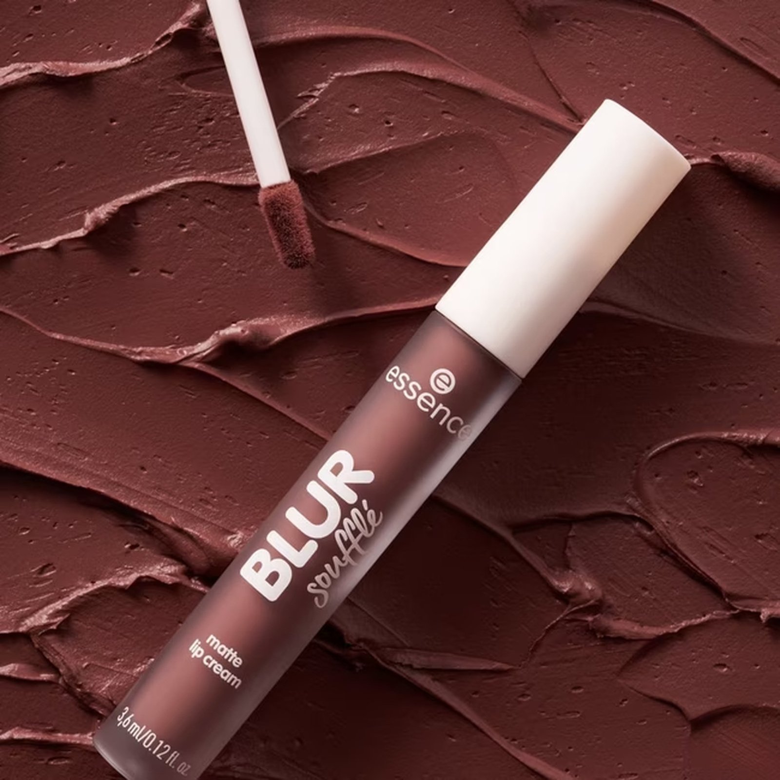 essence BLUR Crème à lèvres mate « Soufflé » 01 Deep Scroll 3,6 ml