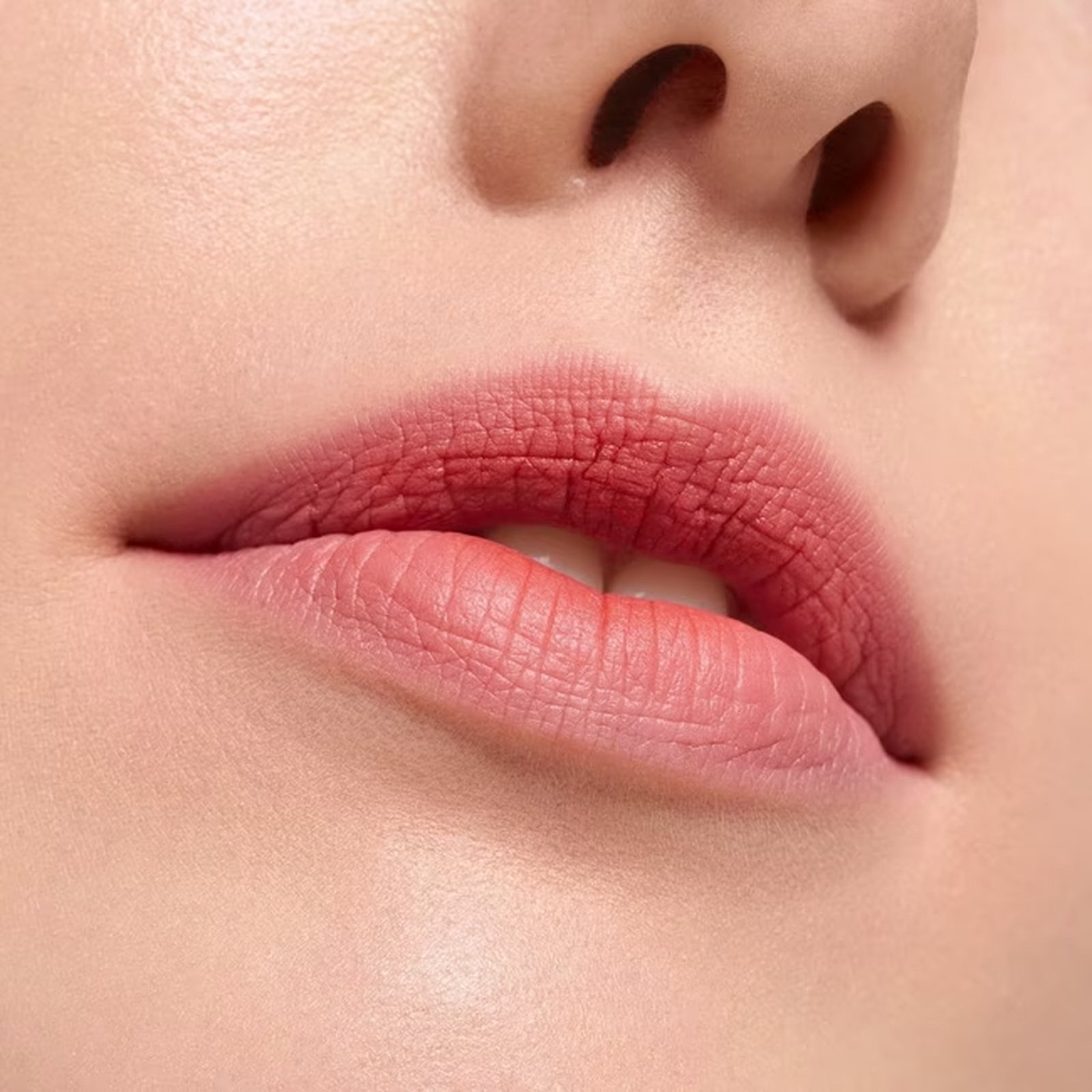 essence BLUR Crème à lèvres mate « Soufflé » 03 Hot Offline 3,6 ml