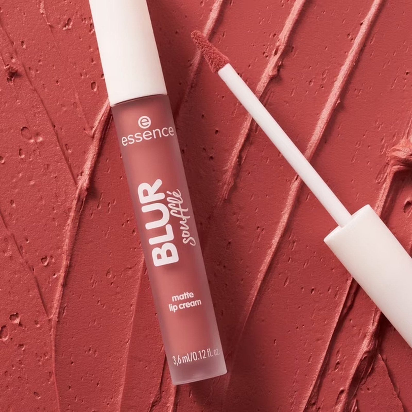 essence BLUR Crème à lèvres mate « Soufflé » 03 Hot Offline 3,6 ml