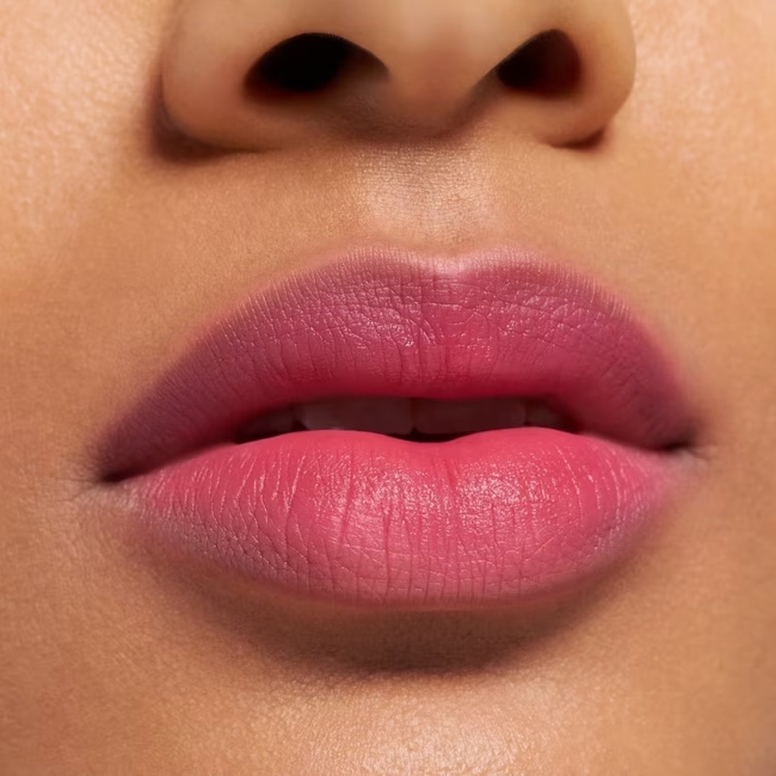 essence BLUR Crème à lèvres mate « Soufflé » 05 Crush Hour 3,6 ml