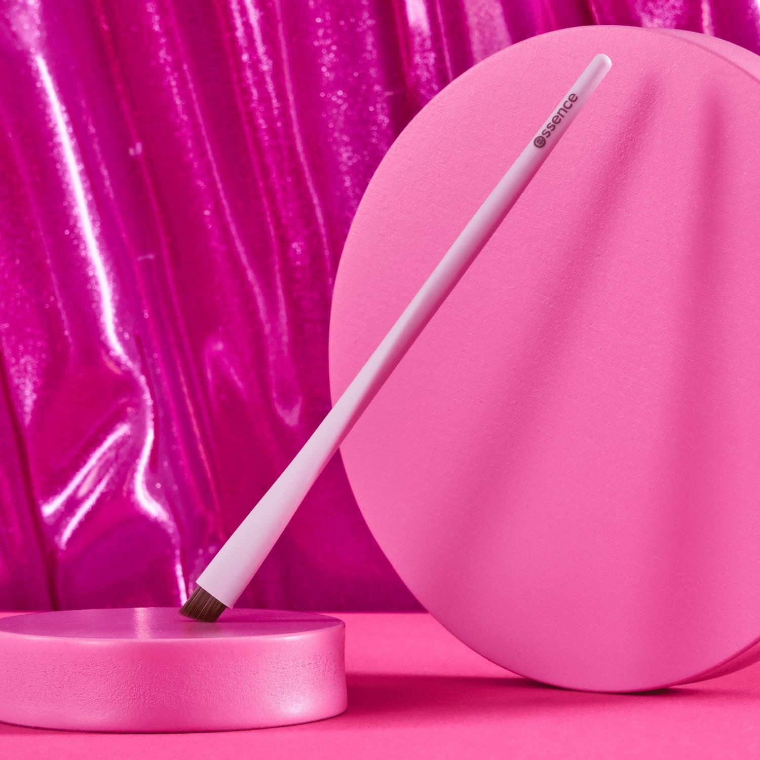 essence Brow Brush 01 Brows on Fleek