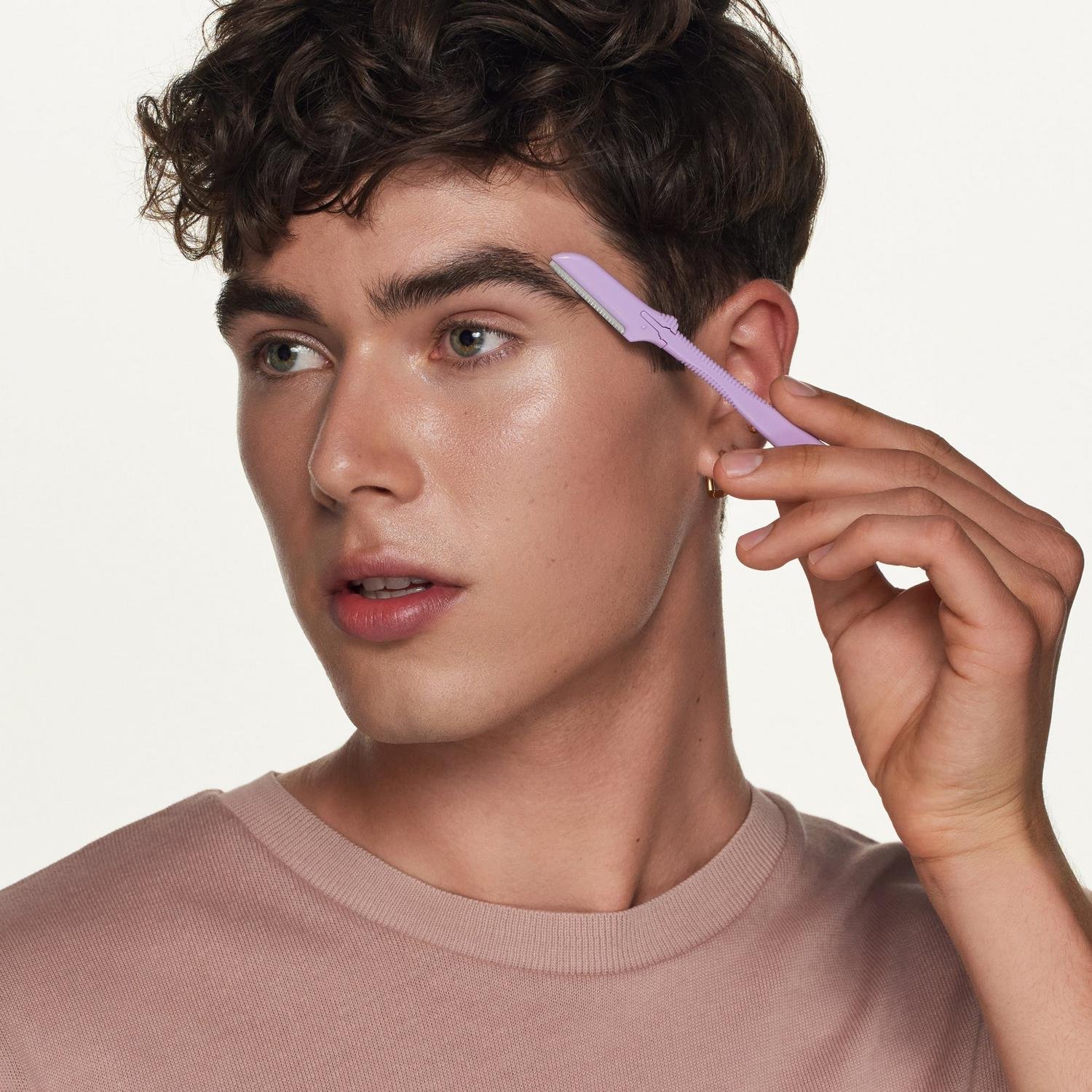 essence Brow Former