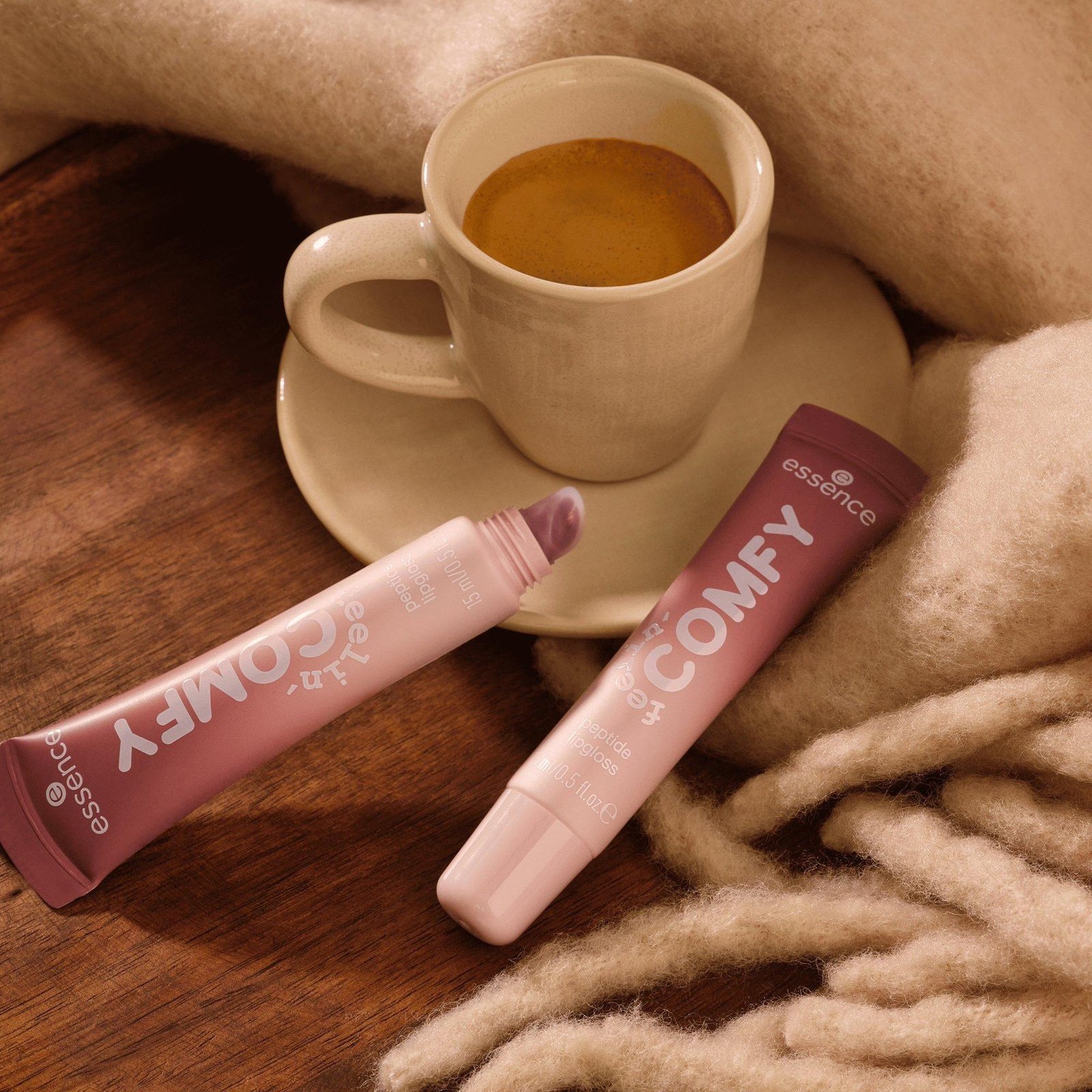 essence Feelin' Comfy Peptide Lip Gloss 02 Cinnamon Cuddles 15ml