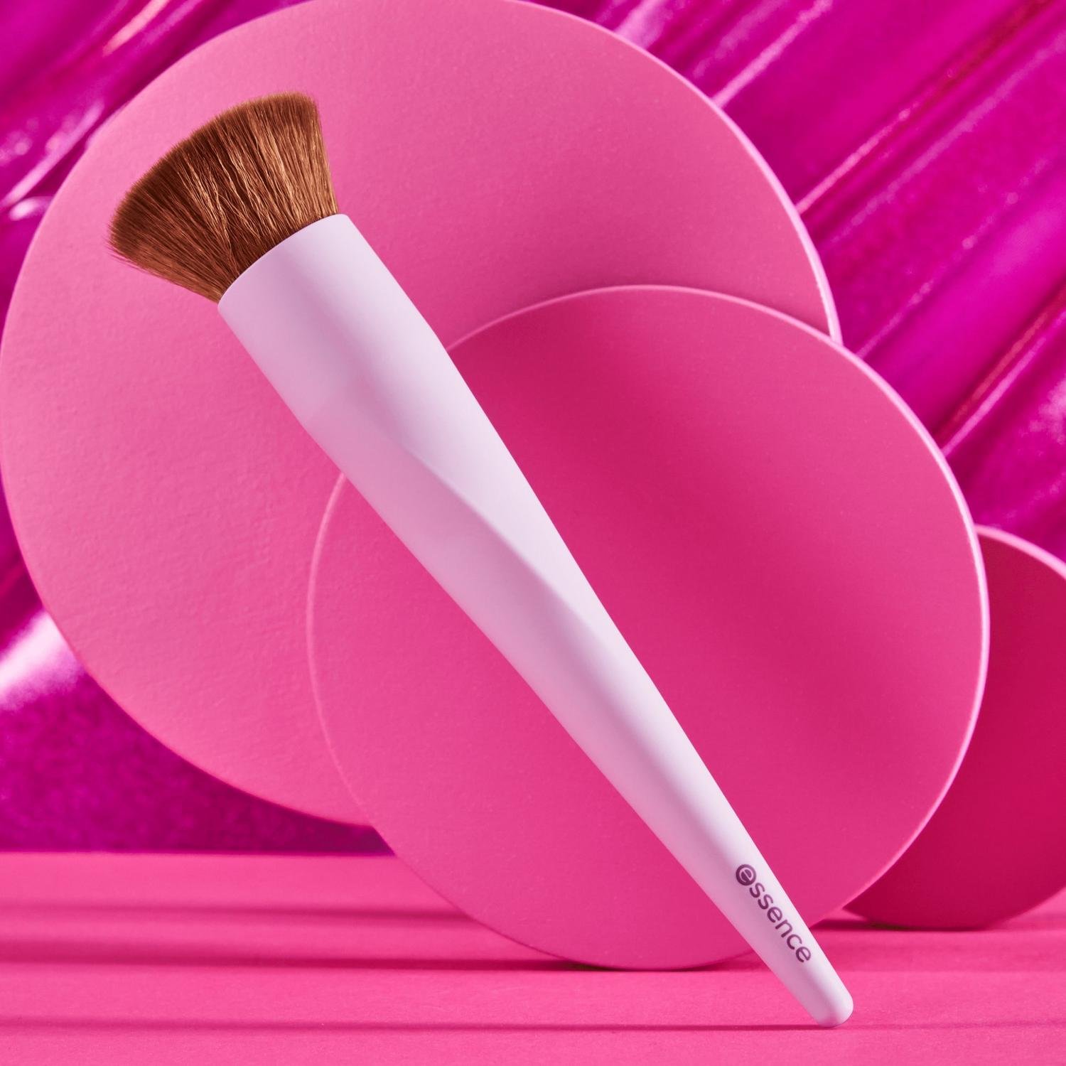 essence Makeup Buffer Brush 01 Buff Away Your Problems