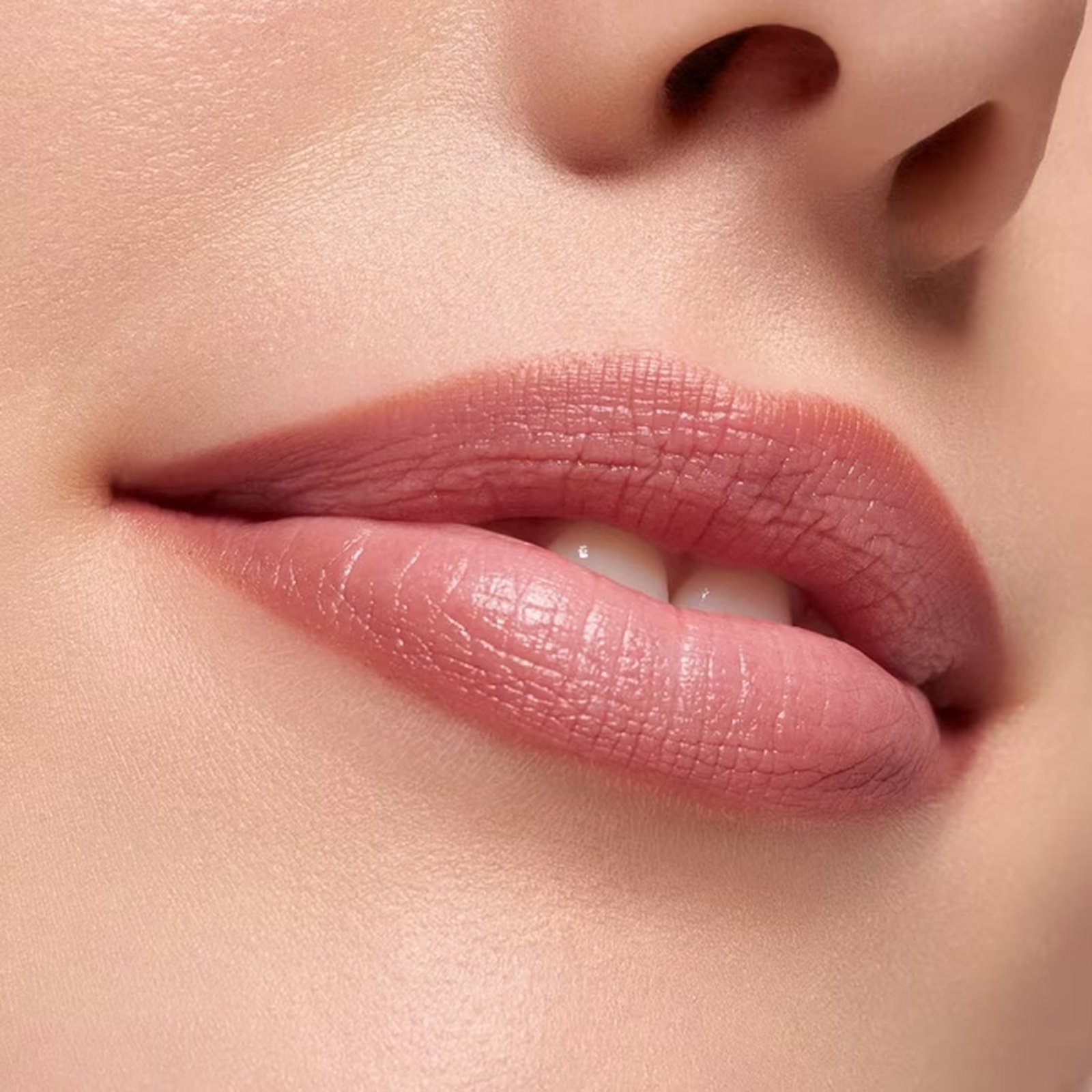 essence POUTline قلم شفاه ناعم الانزلاق 03 Bare Affair 0.62g