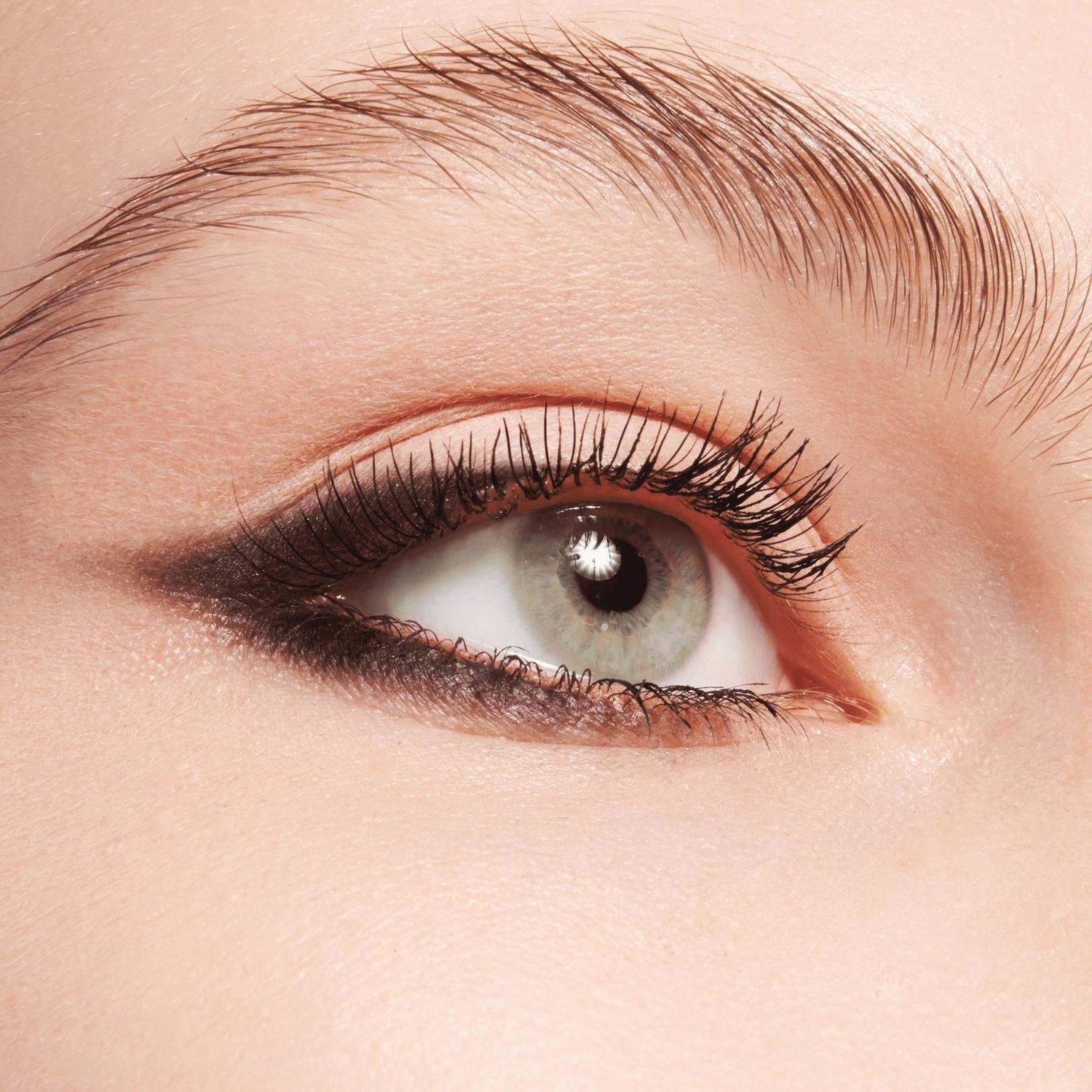essence Soft Touch Eyeshadow 06 Pitch Black 2g