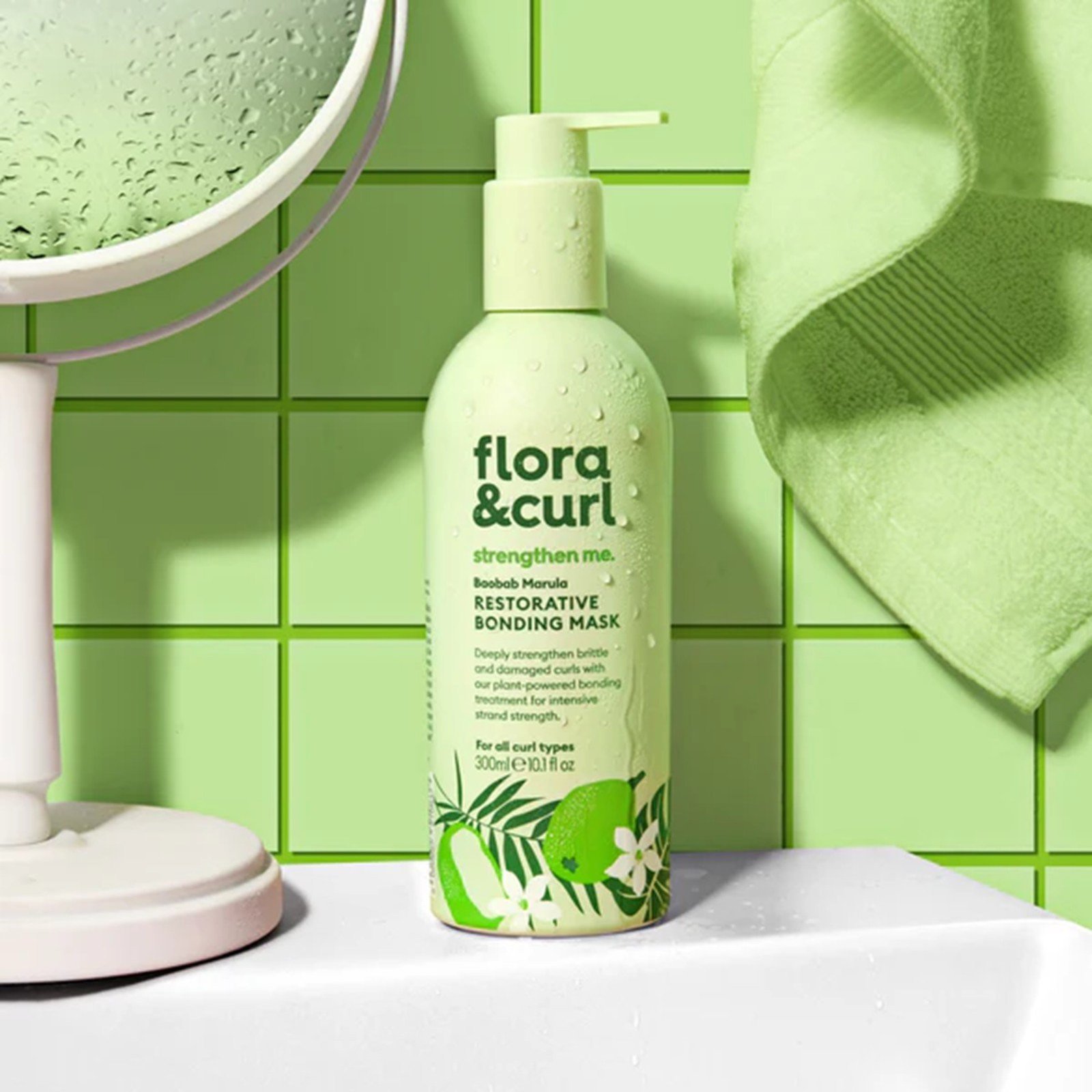 Flora & Curl strengthen me. Baobab Marula Restorative Bonding Mask 300ml