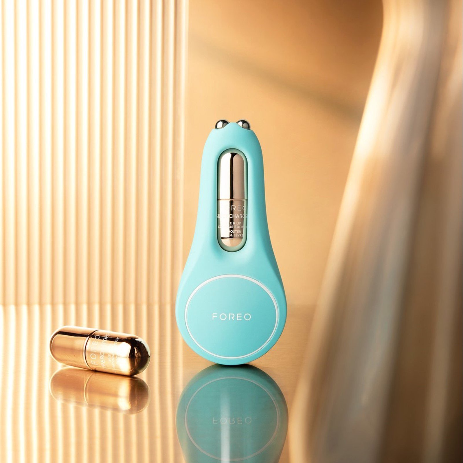 FOREO BEAR 2 جهاز التيار الدقيق لتنعيم الخطوط للعينين والشفتين Artic Blue