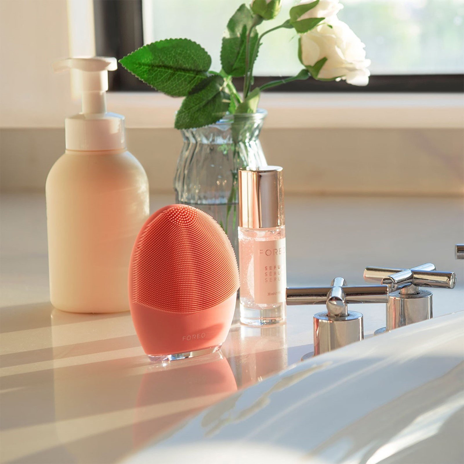 FOREO Luna 4 2 في 1 Smart Facial تنظيف & مشد Device Balanced بشرة