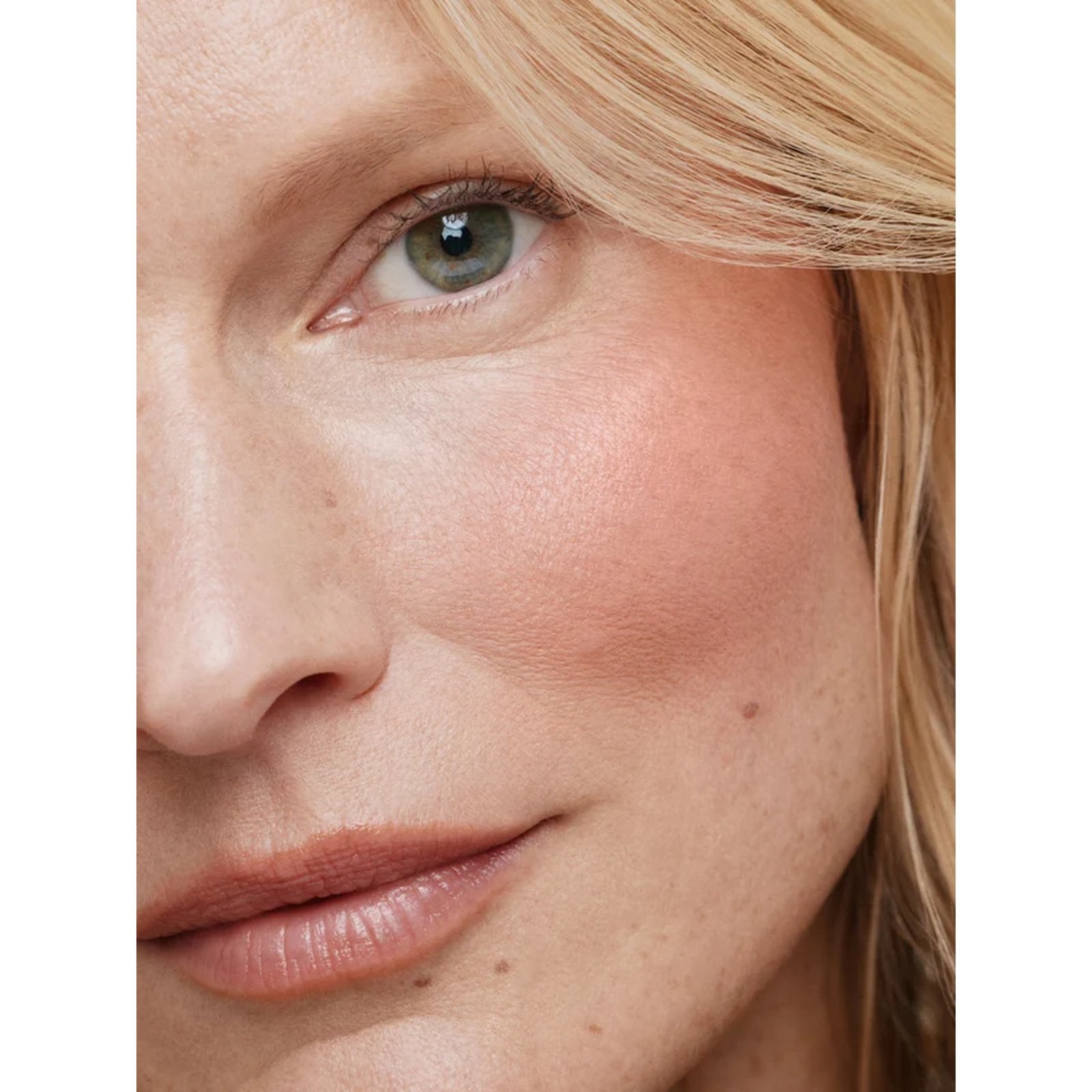 ILIA Soft Focus Blurring Blush Flutter 4.5g
