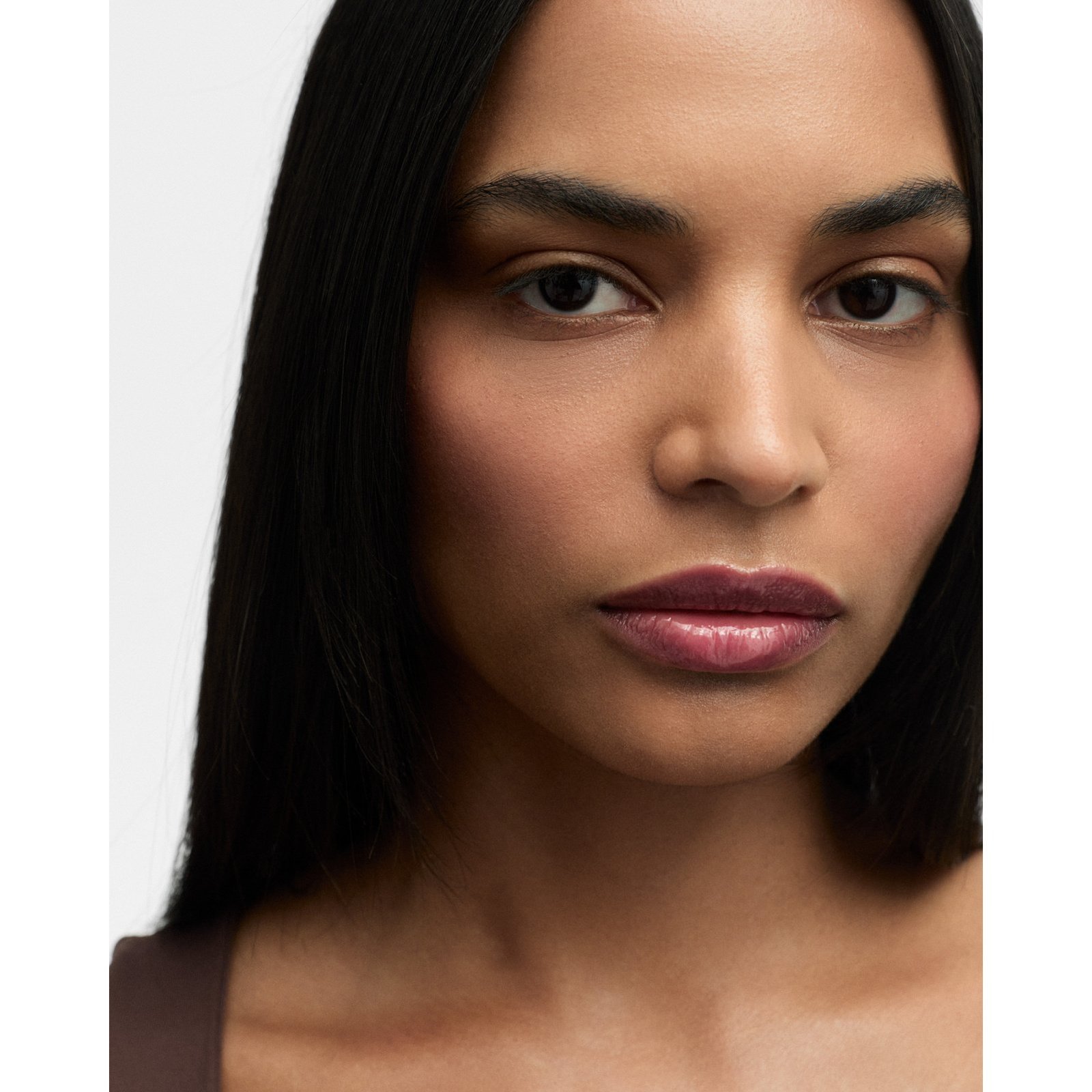Balsam buzësh me ngjyrë Inglot Lip Volume 123 Rosé Whisper 2g