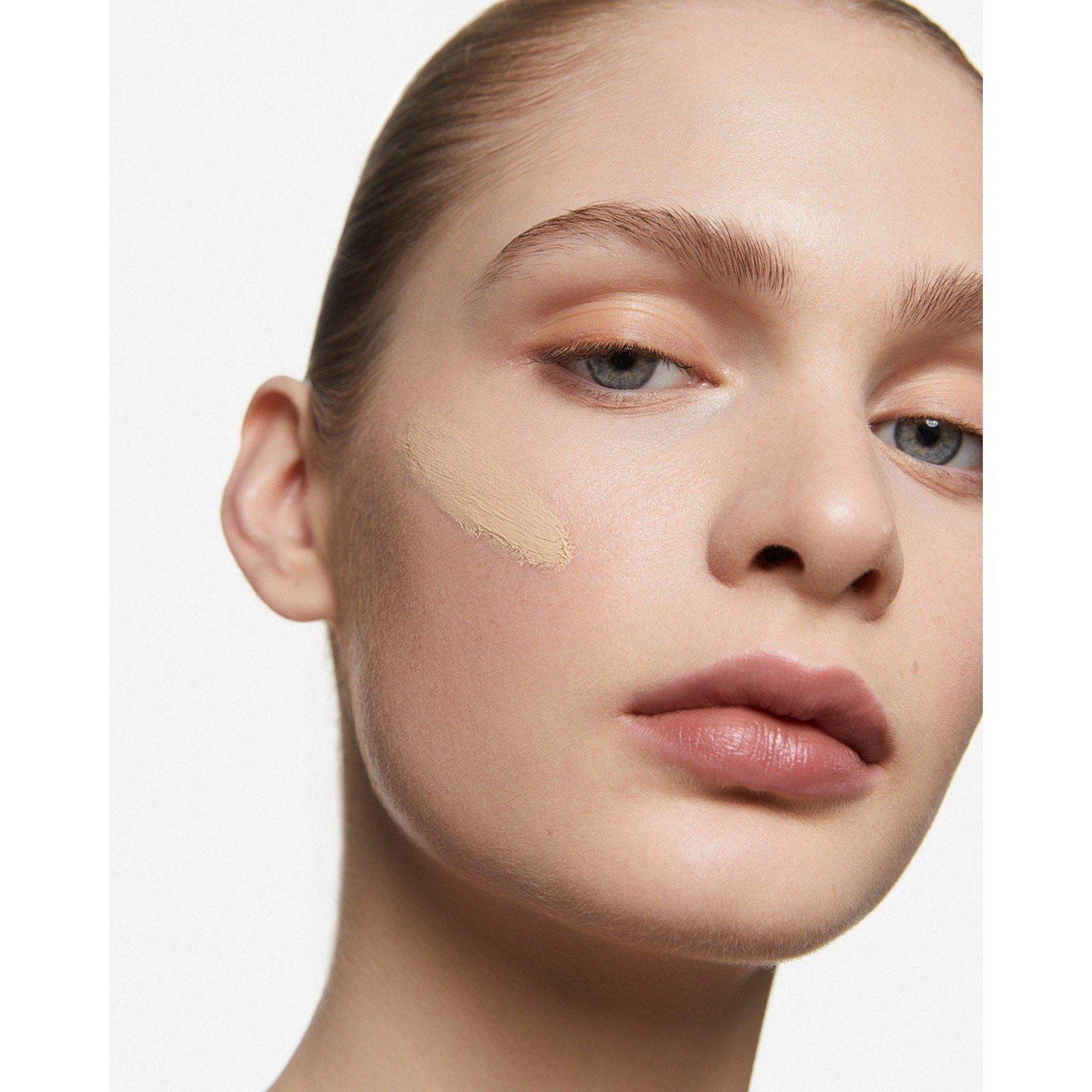 Inglot عناية مركّزة على البشرة كريم أساس للوجه SPF50+ 302 Ivory Beige 30ml
