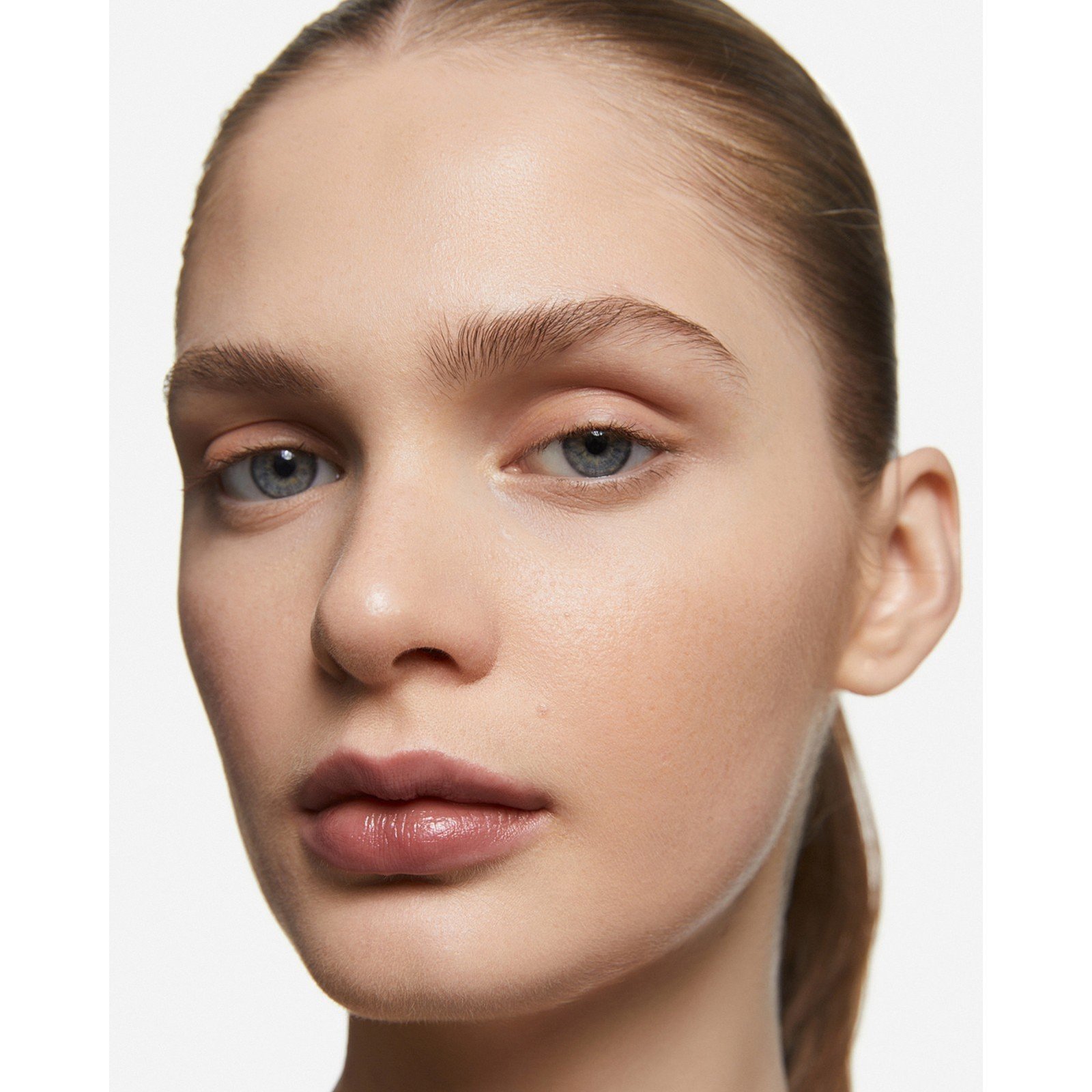 Inglot عناية مركّزة على البشرة كريم أساس للوجه SPF50+ 302 Ivory Beige 30ml