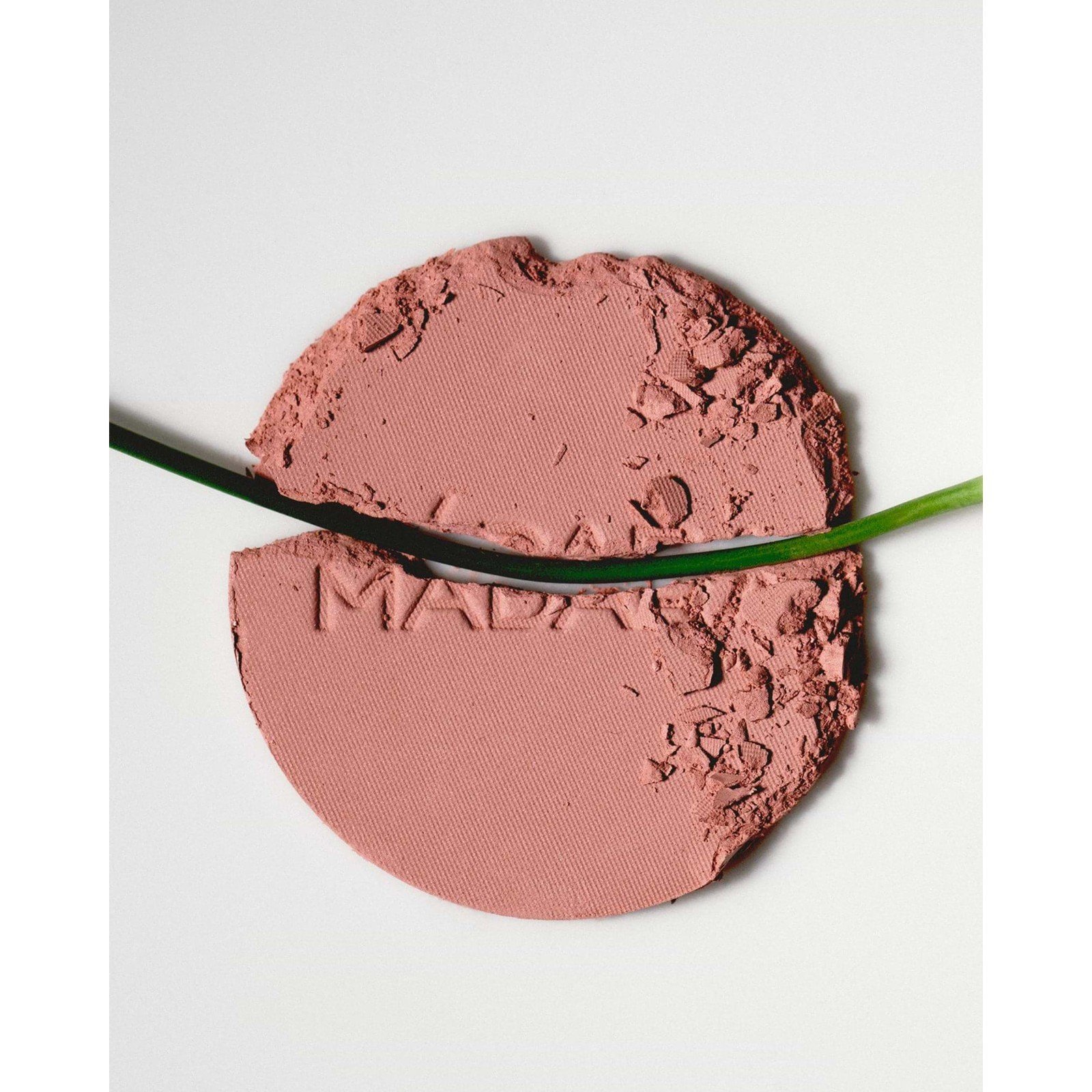 Mádara Magnetic Blush Mineral Cheek Blusher 2 Bare Blossom 6g