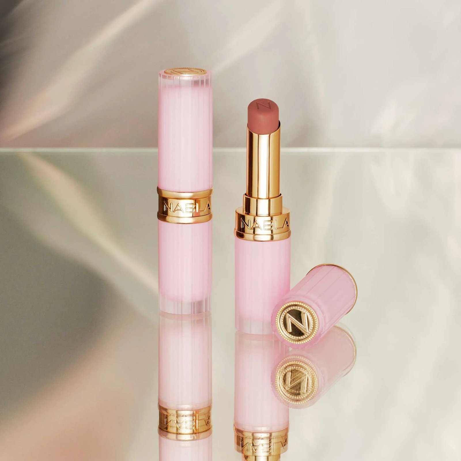 NABLA Cosmetics Beyond Blurry Lipstick Divinize 3.2g