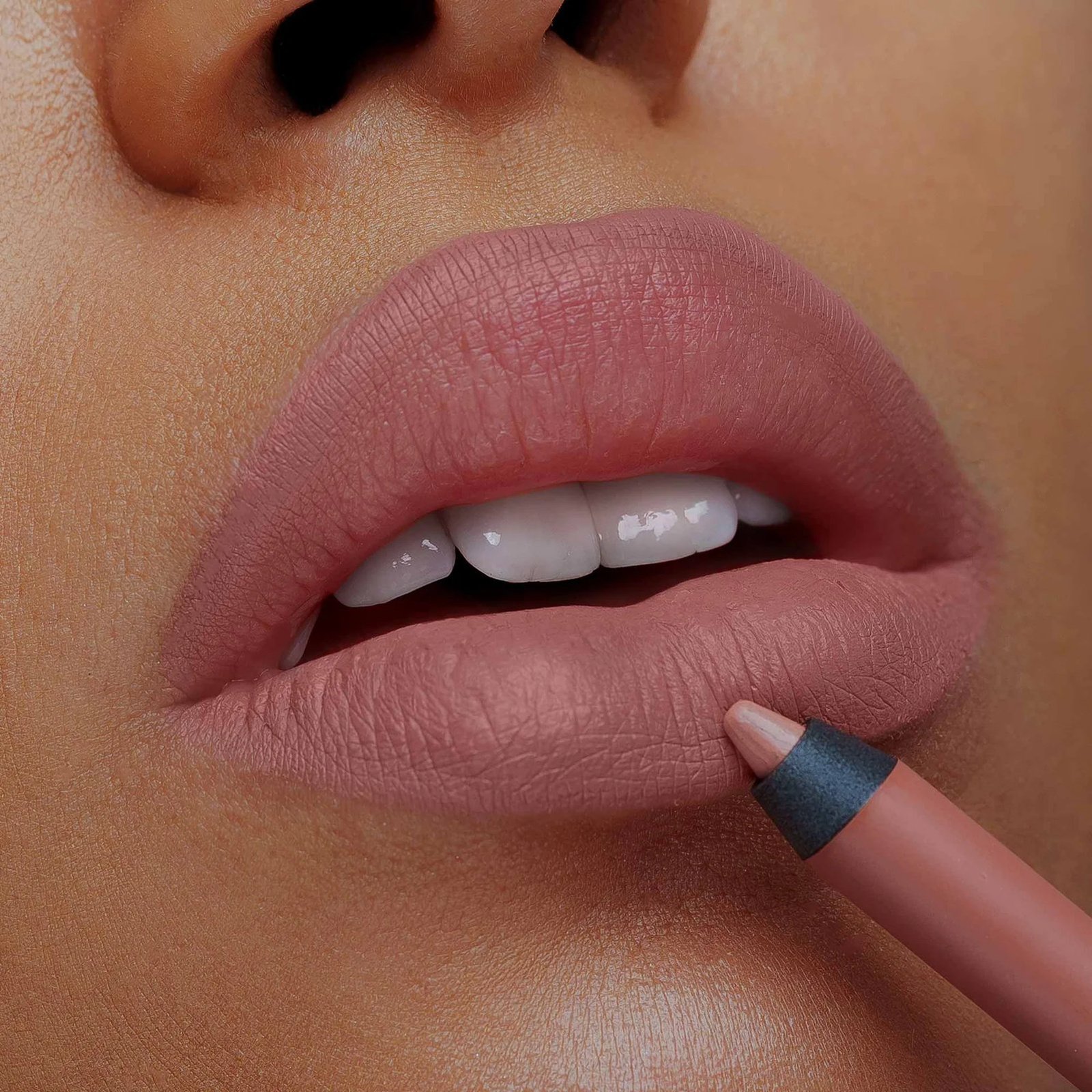 NABLA Cosmetics Close-Up Lip Shaper Nude 2.5 1.12g