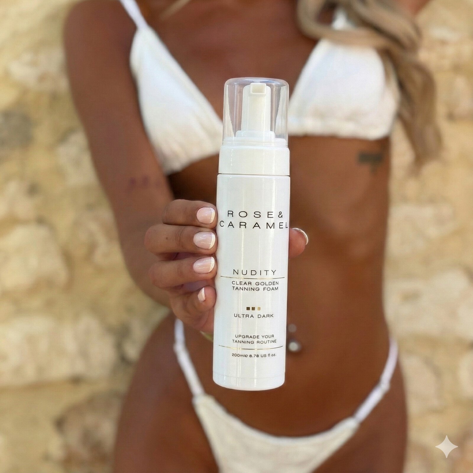 Rose & Caramel Nudity رغوة تسمير ذهبية شفافة فائقة الدكانة Ultra Dark 200ml