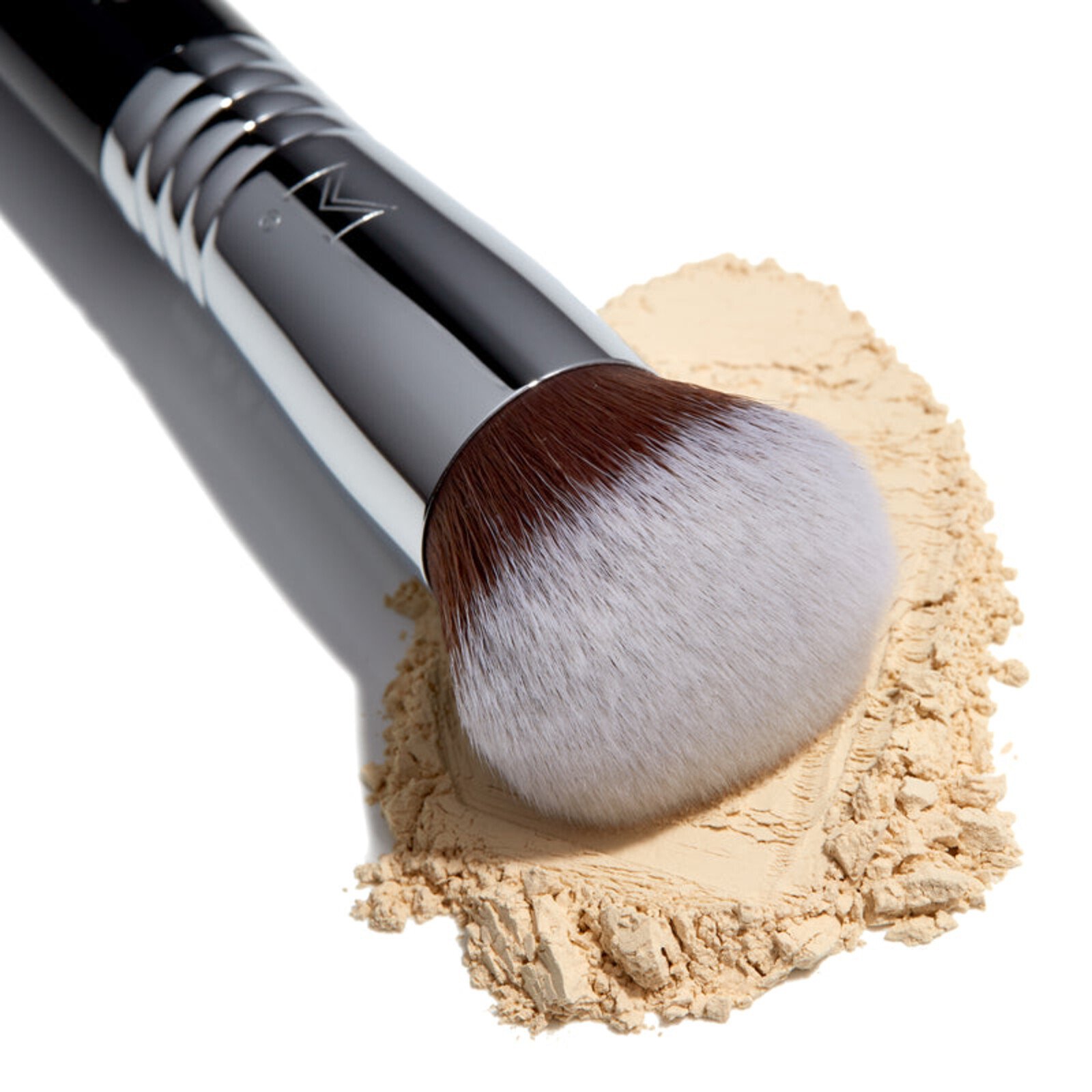 Sigma Beauty فرشاة F82 Round Kabuki™ ×1