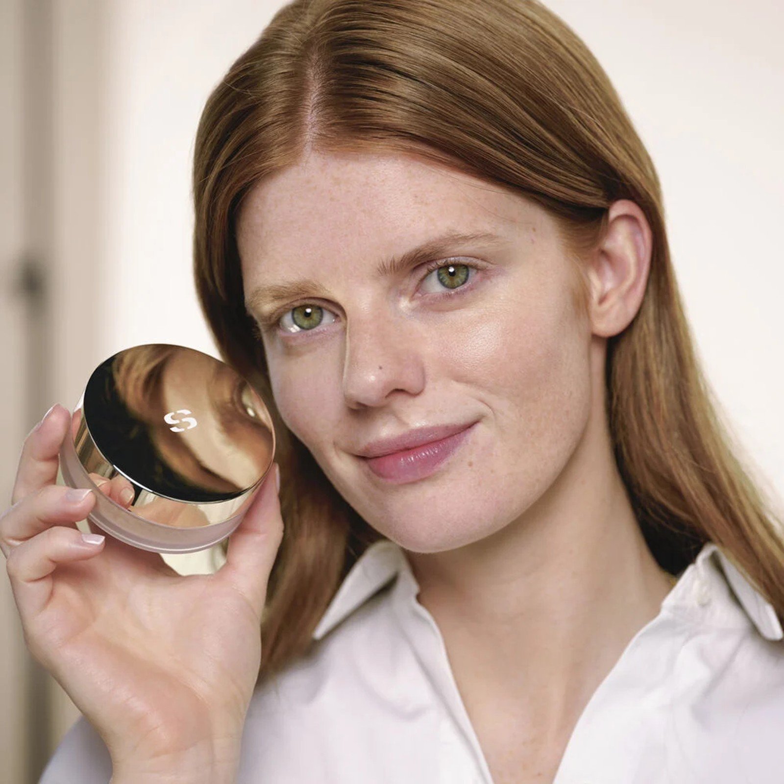 Sisley Paris Phyto-Teint Poudre Libre Perfecting Nega Kože-Infused Rastresiti Puder 1 Shimmer 12g