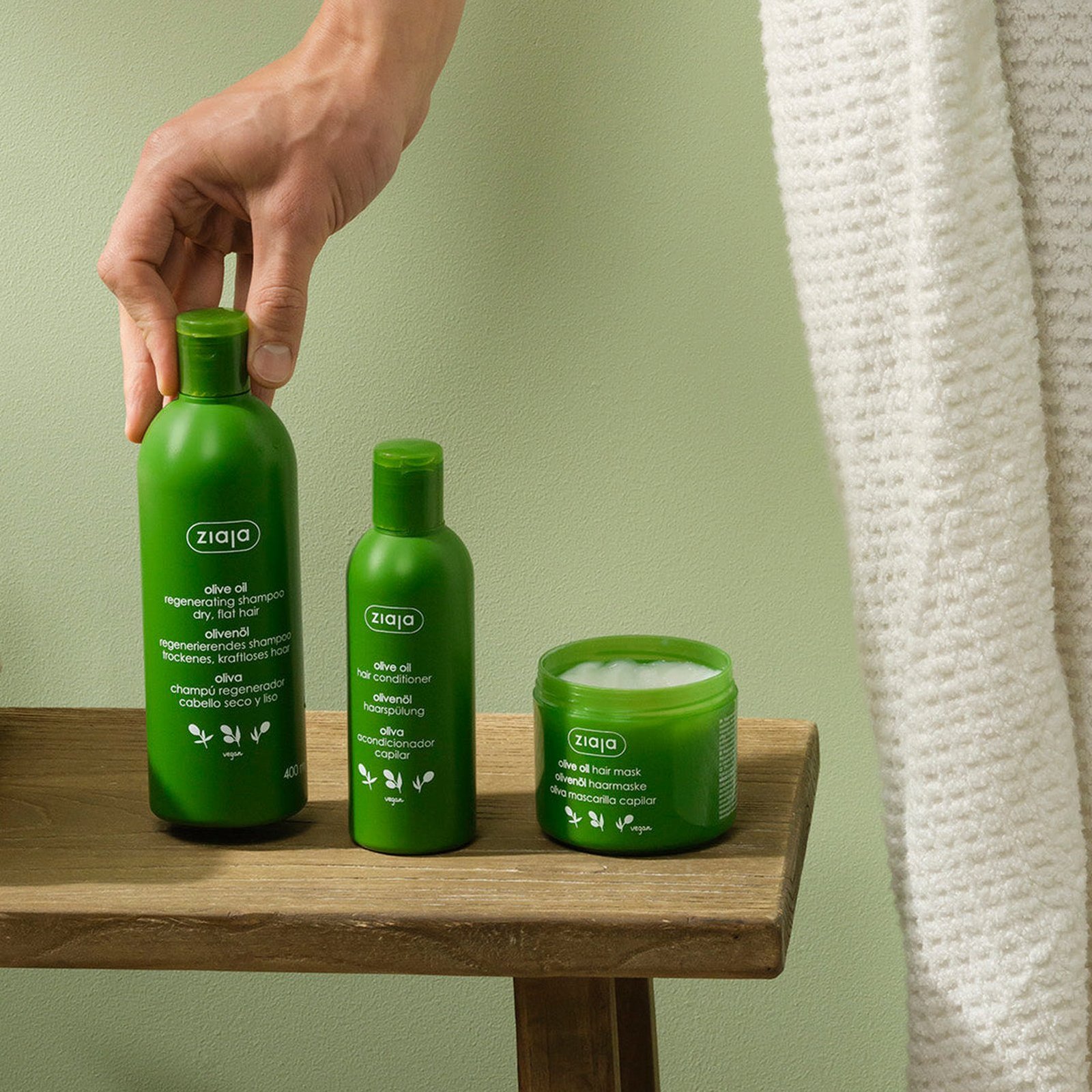 Ziaja Olive Oil Regenerating Shampoo 400ml