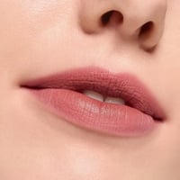 essence BLUR Crème à lèvres mate « Soufflé » 01 Deep Scroll 3,6 ml
