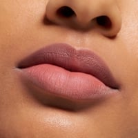essence BLUR Crème à lèvres mate « Soufflé » 02 Spice Filter 3,6 ml