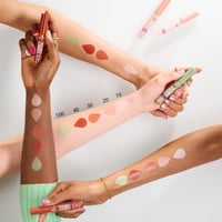 essence CORRECT & CONCEAL Under Eye Brightening Concealer 10 Light 3.5ml