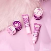 essence Disney Alice in Wonderland مقشر الشفاه 01 Smirk & Smile 10ml