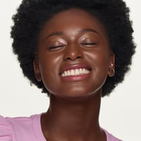 essence Heart Core Fruity Lip Balm 05 Bold Blackberry 3g