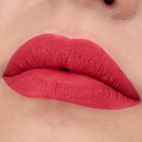 essence 8h Matte Liquid Lipstick 07 Classic Red 2.5ml
