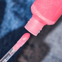 essence The Jeans Club Lip Gloss 01 Gloss Up In Jeans 4ml