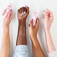 essence Wonder Full برايمر 5 في 1 10 Light-Medium 30ml