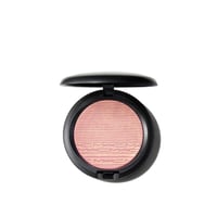 M.A.C Cosmetics إكسترا ديمينشن سكينفينيش
