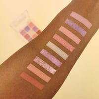 Makeup Revolution لوحة ظلال العيون Ultimate Nudes Light