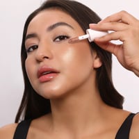 Moira Glow Show Iluminador Líquido 002 Golden Blend 4.3g