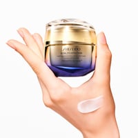 Shiseido Vital Perfection Uplifting and Firming Advanced Cream 75ml
